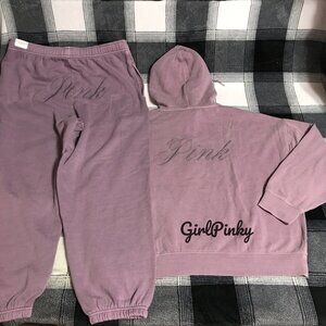VS PINK IVY FLEECE SWEATPANTS OUTFIT IN PURPLE CLOUD & PULLOVER HALF-ZIP HOODIE